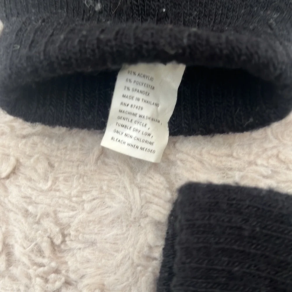 Black stretch knit gloves with gold color embroidered Mickey Mouse One size